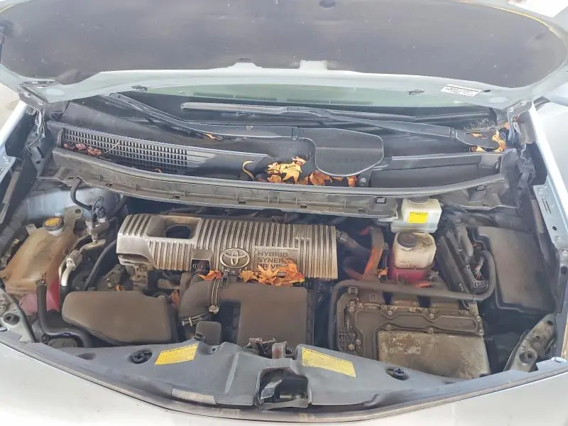 2012 TOYOTA PRIUS V THREE  