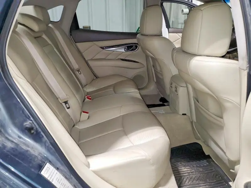 2012 INFINITI M37 X  