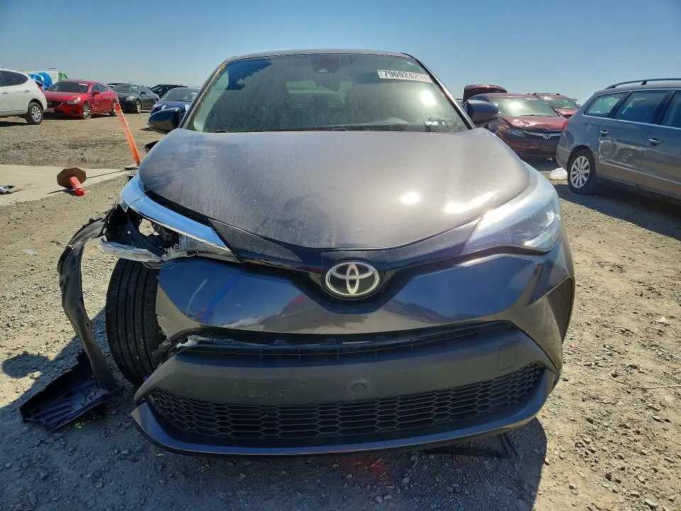 2020 TOYOTA C-HR XLE  