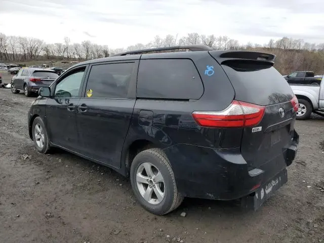 2017 TOYOTA SIENNA LE