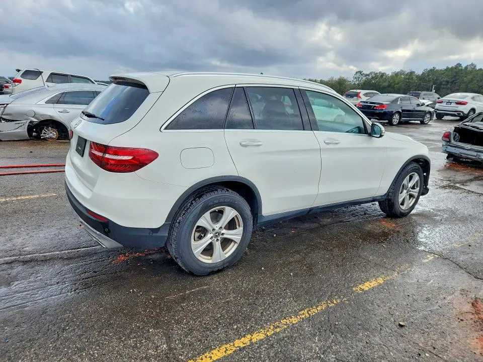 2018 MERCEDES-BENZ GLC 300  
