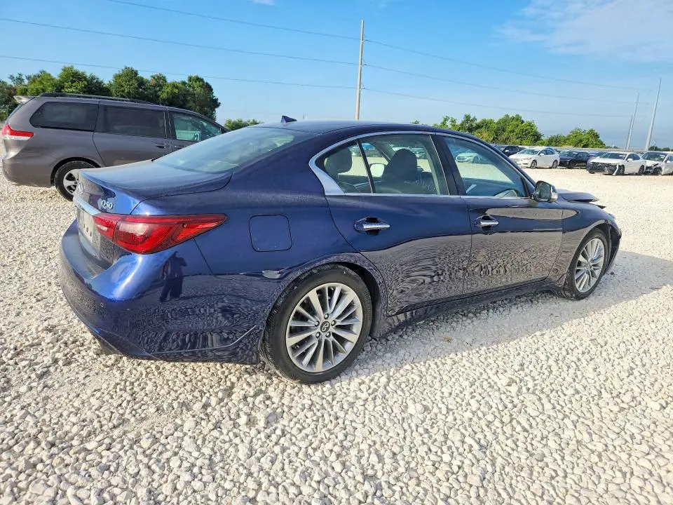 2021 INFINITI Q50 LUXE  