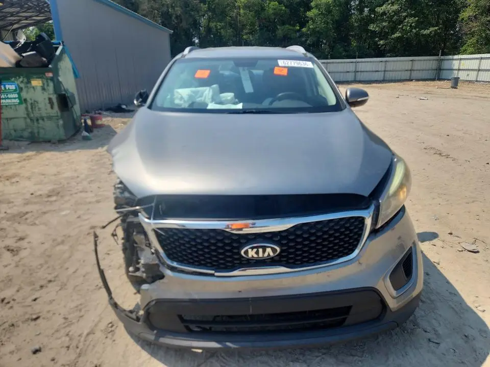 2017 KIA SORENTO LX  