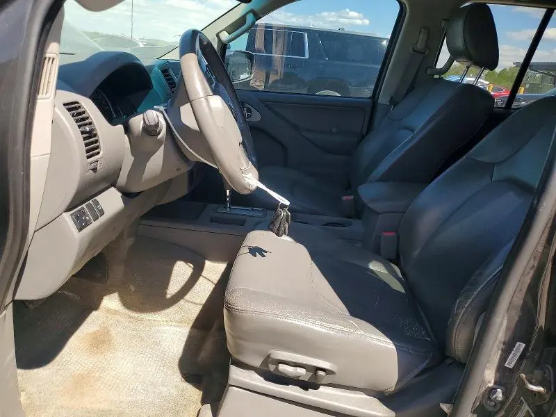 2015 NISSAN FRONTIER SL  