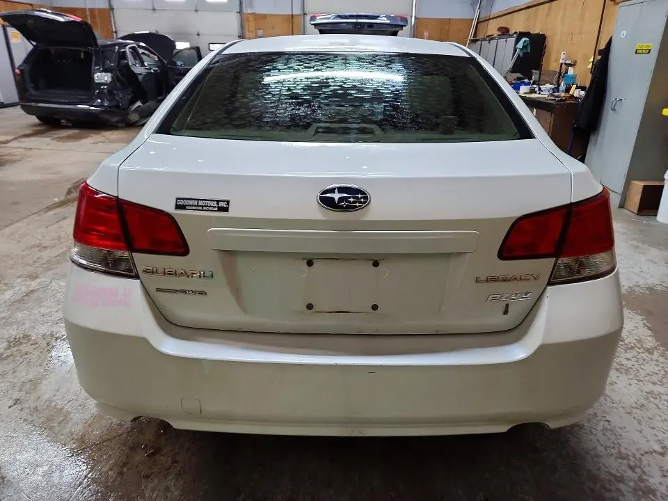 2010 SUBARU LEGACY 2.5I PREMIUM  