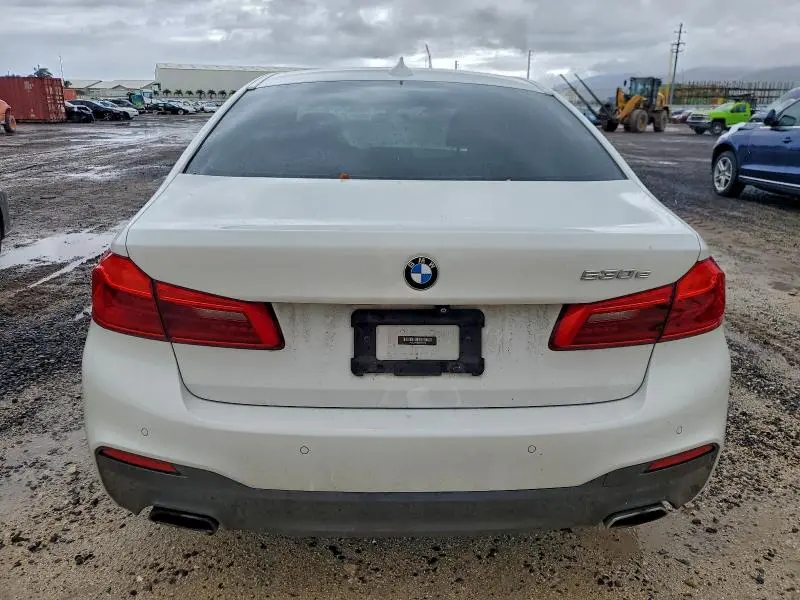 2019 BMW 530E   