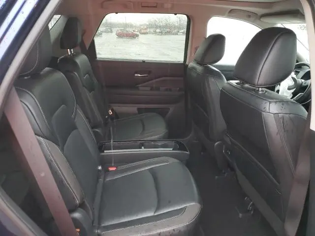 2023 NISSAN PATHFINDER SL  