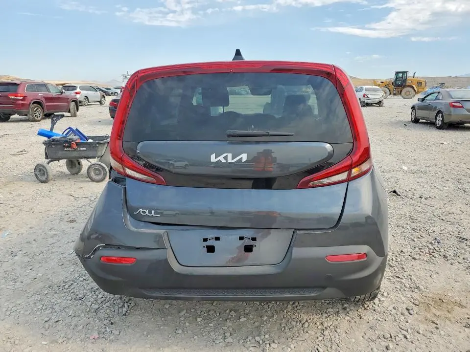 2022 KIA SOUL LX  