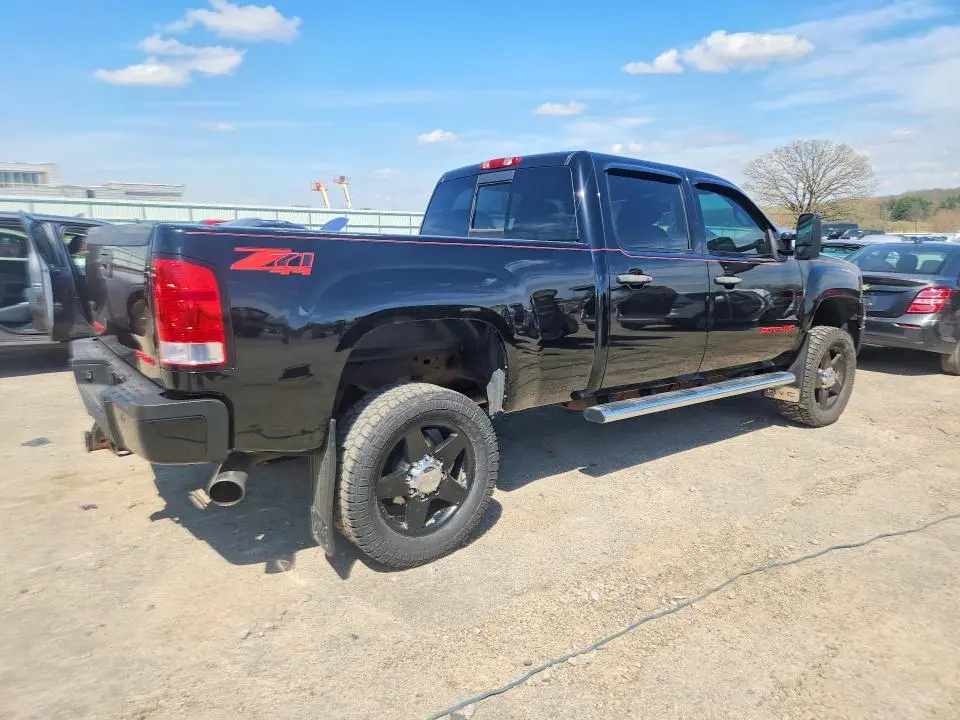 2012 GMC SIERRA K2500 DENALI  