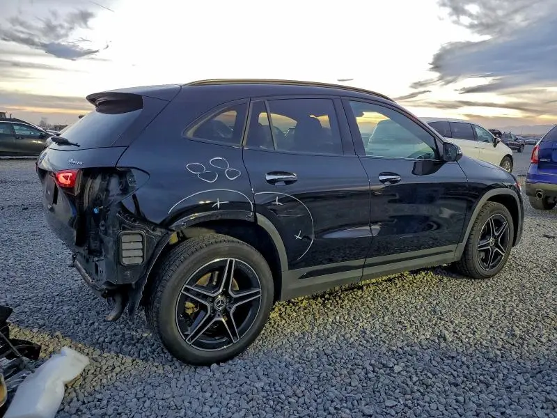 2023 MERCEDES-BENZ GLA 250 4MATIC  