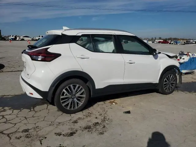 2021 NISSAN KICKS SV  