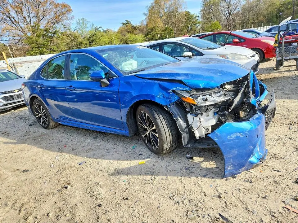 2018 TOYOTA CAMRY SE  
