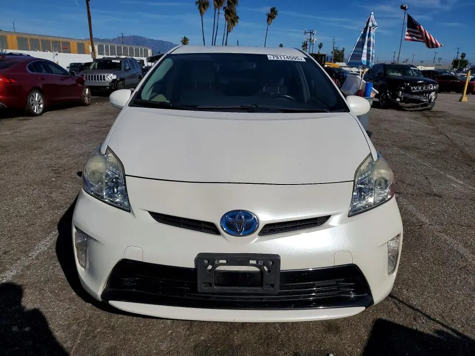 2014 TOYOTA PRIUS THREE  