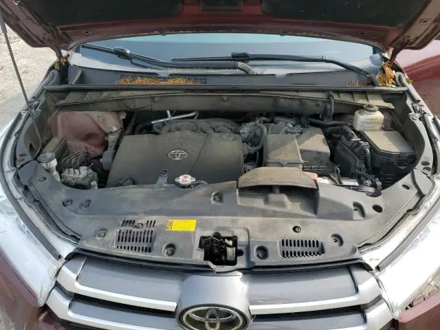 2018 TOYOTA HIGHLANDER SE  