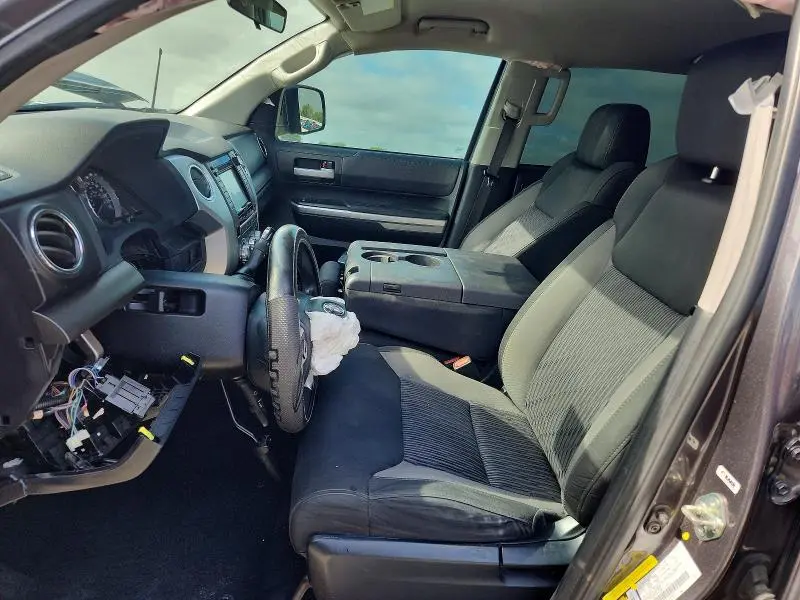 2017 TOYOTA TUNDRA CREWMAX SR5  