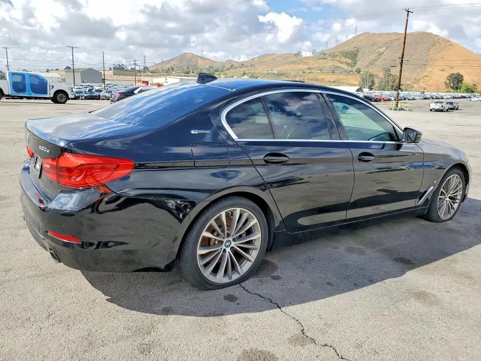2019 BMW 530E   