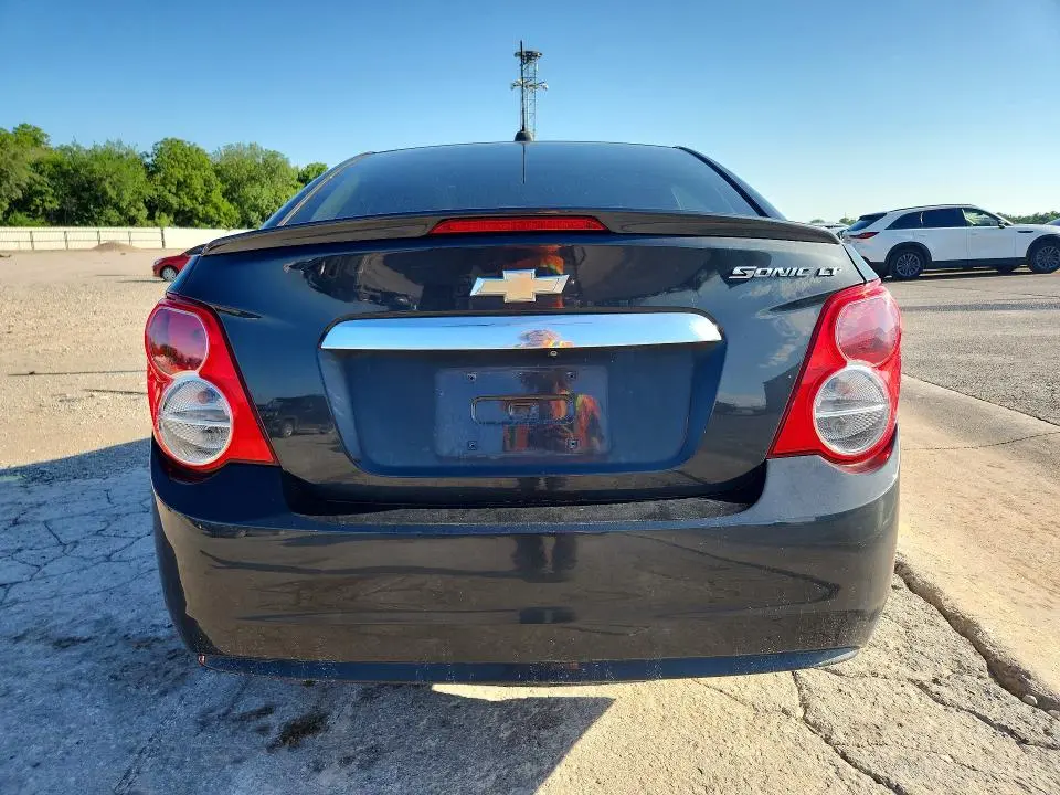 2015 CHEVROLET SONIC LT  