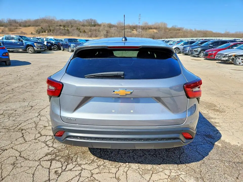 2024 CHEVROLET TRAX LS  
