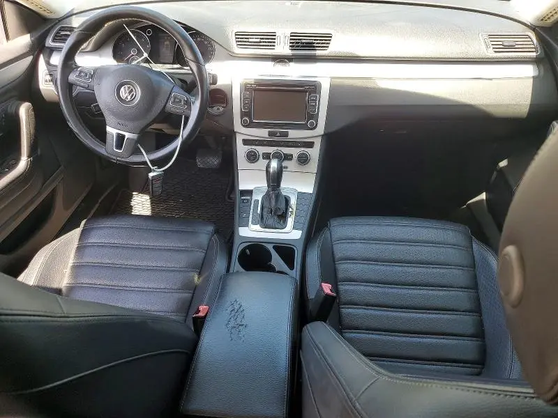2013 VOLKSWAGEN PASSAT   