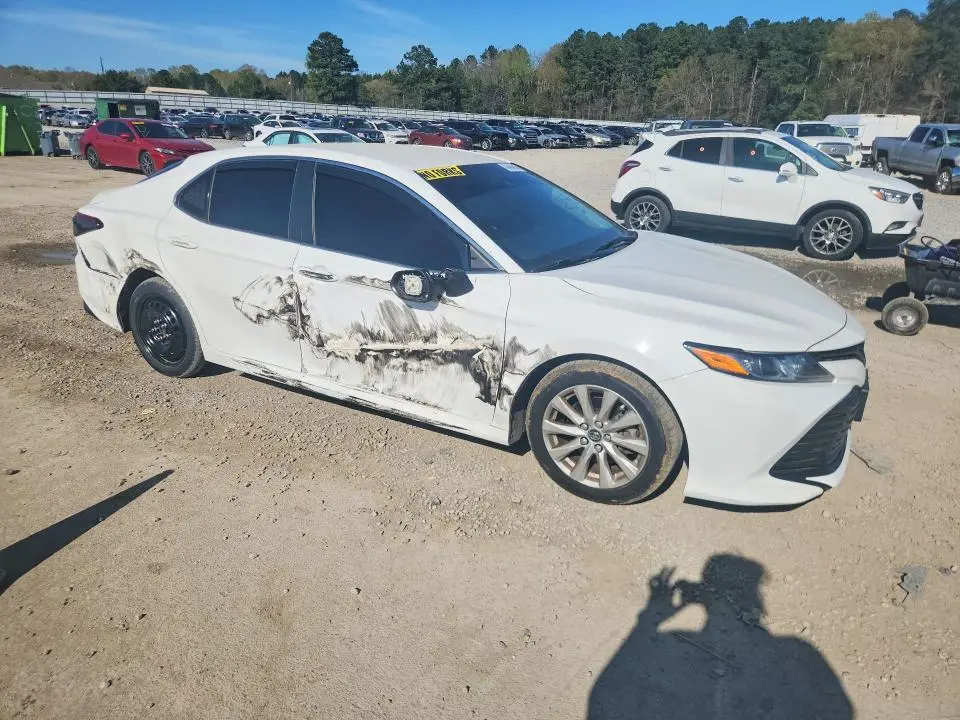 2018 TOYOTA CAMRY LE  