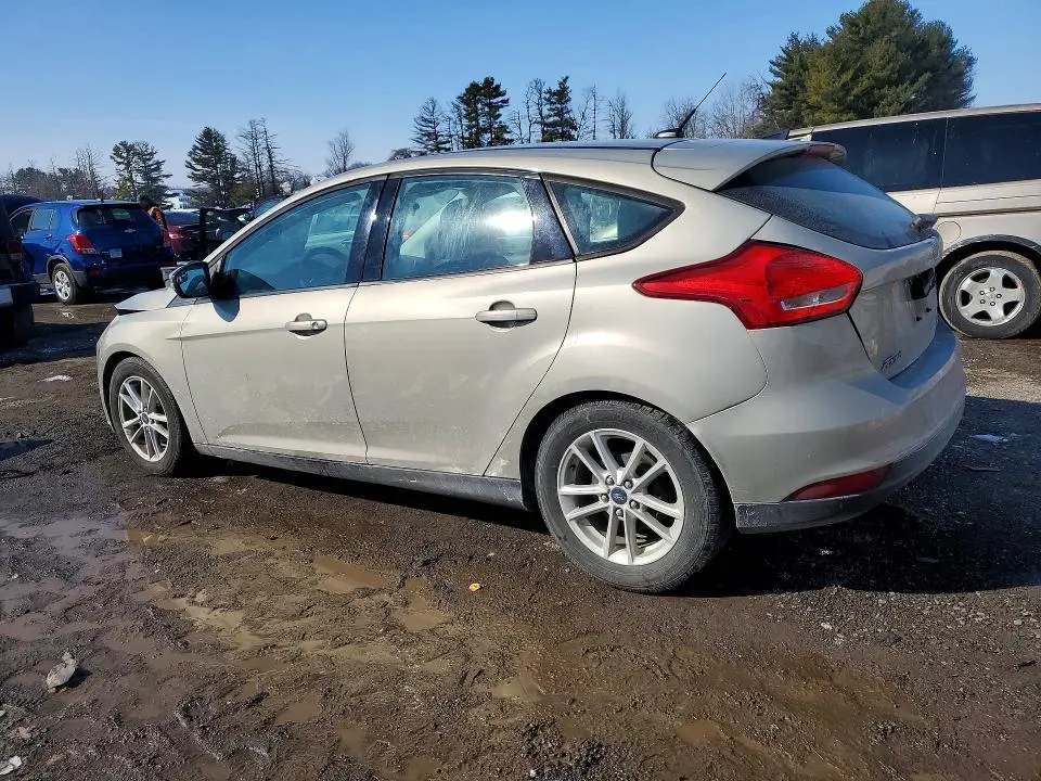 2015 FORD FOCUS SE  