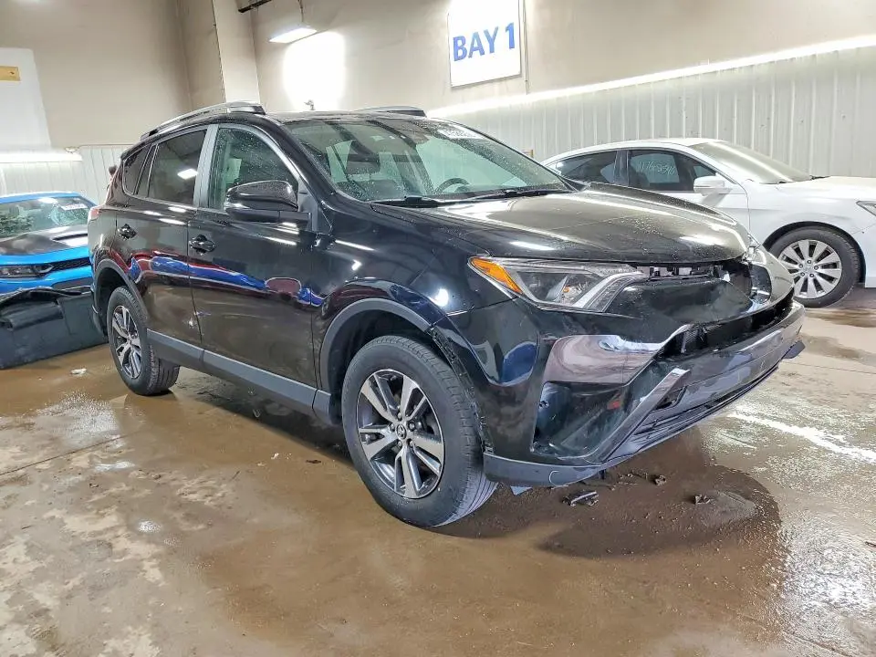 2018 TOYOTA RAV4 XLE  