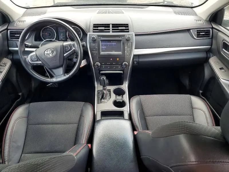 2016 TOYOTA CAMRY SE  