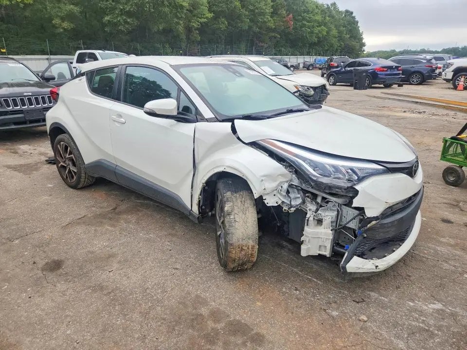 2020 TOYOTA C-HR XLE  