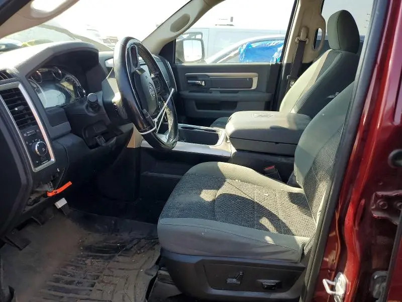 2016 RAM 1500 SLT  
