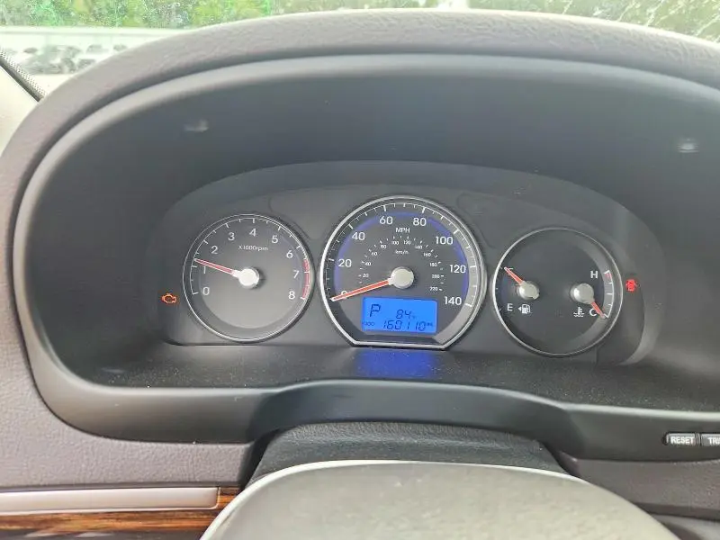 2010 HYUNDAI SANTA FE GLS  