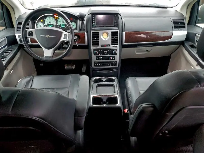 2010 CHRYSLER TOWN & COUNTRY TOURING PLUS  