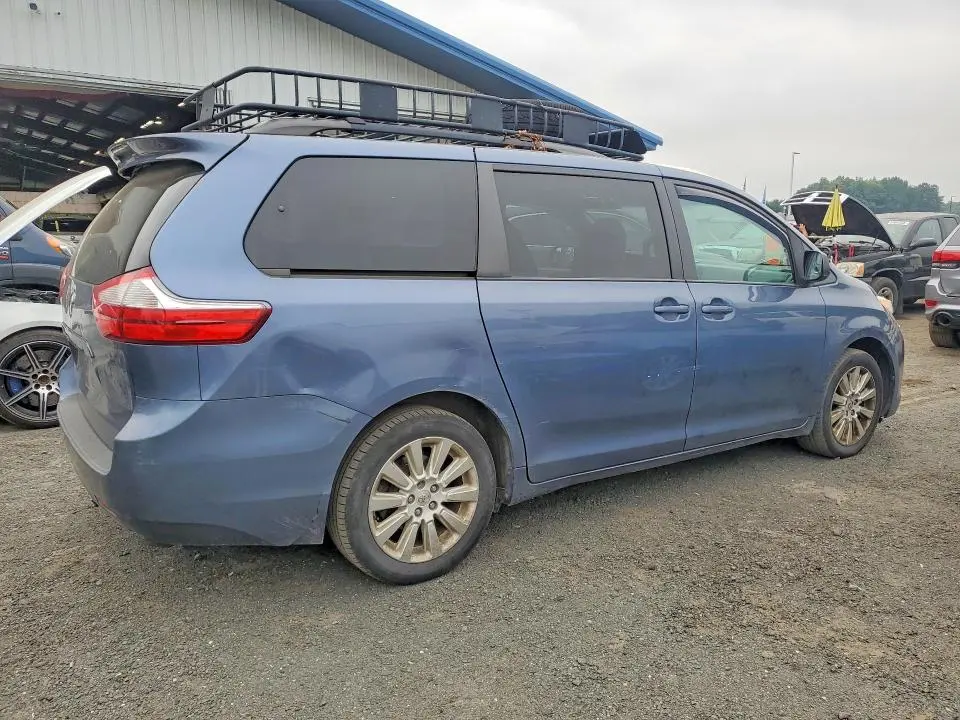 2015 TOYOTA SIENNA LE  