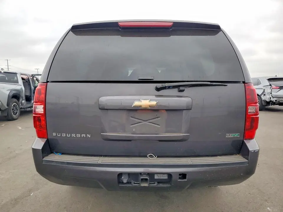 2010 CHEVROLET SUBURBAN C1500 LS  