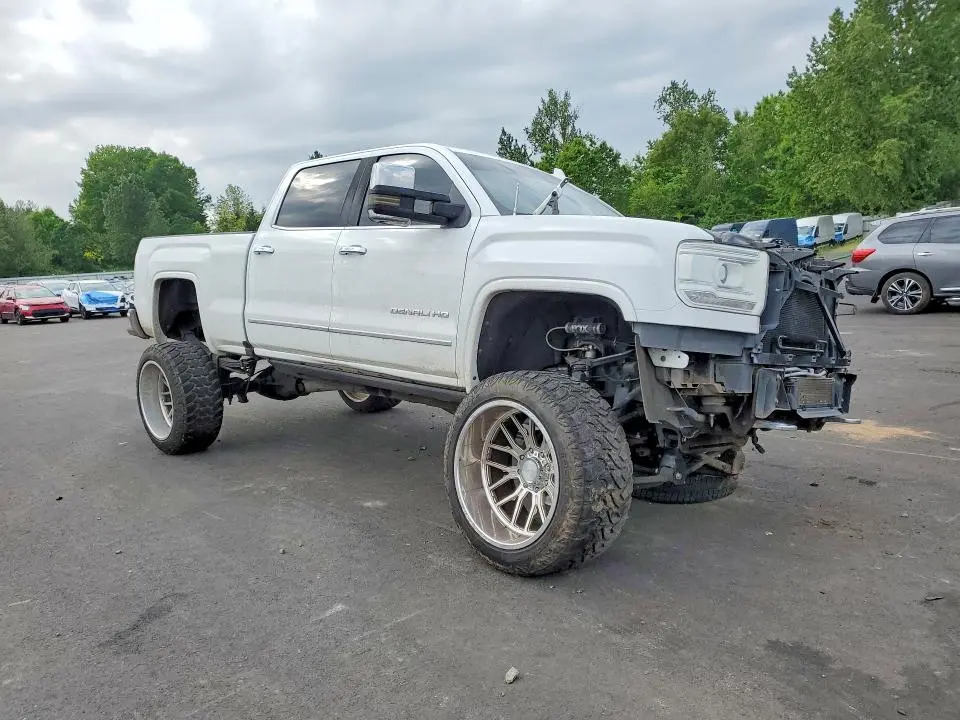 2017 GMC SIERRA K2500 DENALI  