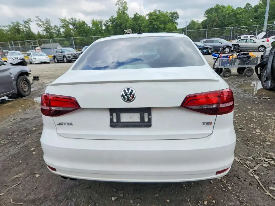 2016 VOLKSWAGEN JETTA SPORT  