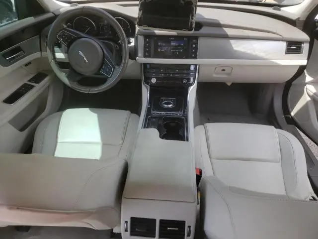2018 JAGUAR XF PREMIUM  