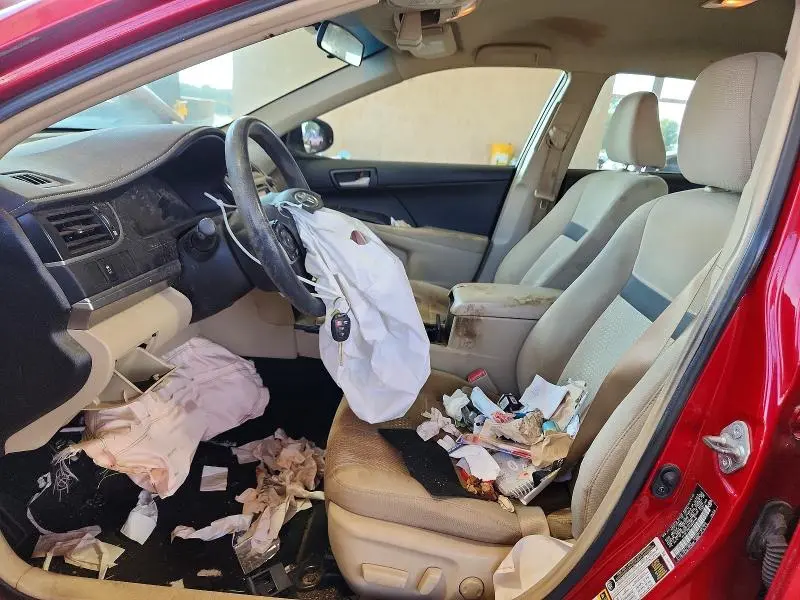 2014 TOYOTA CAMRY LE  