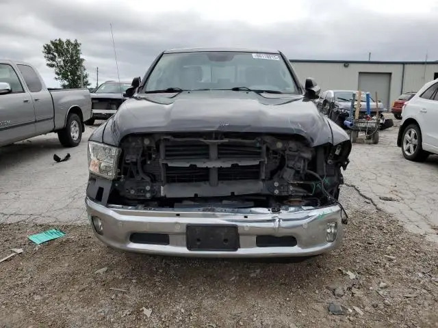 2016 RAM 1500 SLT  