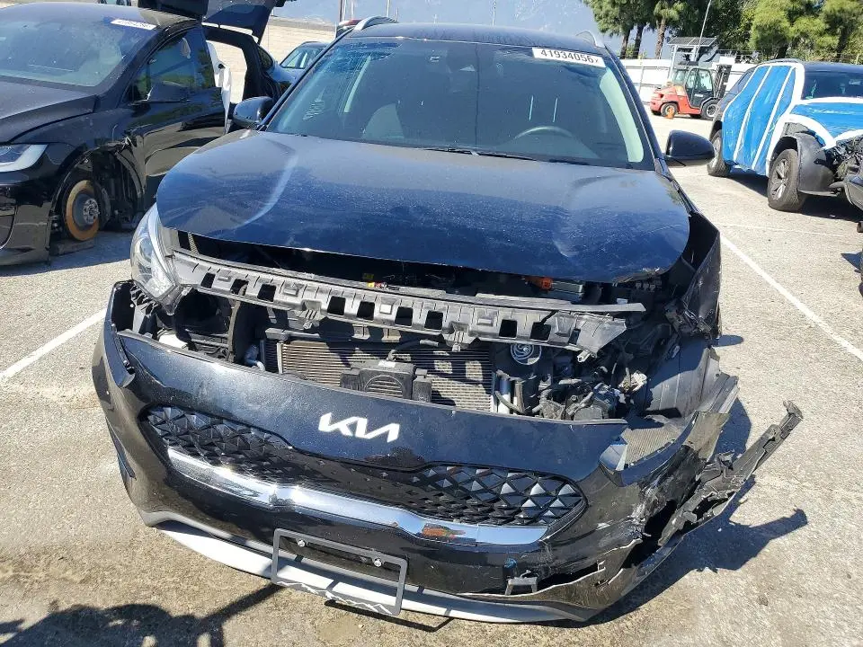 2022 KIA NIRO LXS  