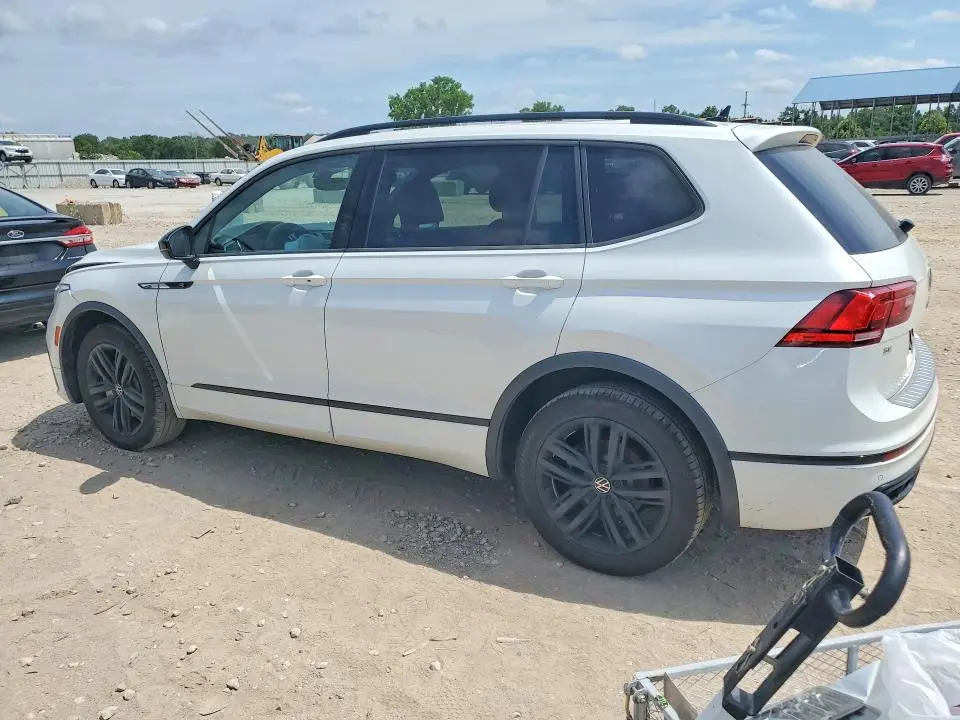 2022 VOLKSWAGEN TIGUAN SE R-LINE BLACK  
