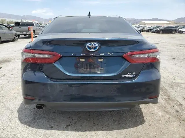 2021 TOYOTA CAMRY XLE  