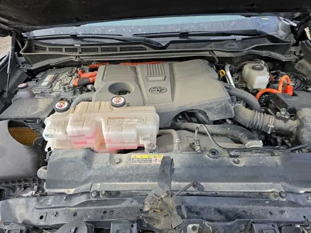 2023 TOYOTA SEQUOIA SR5  