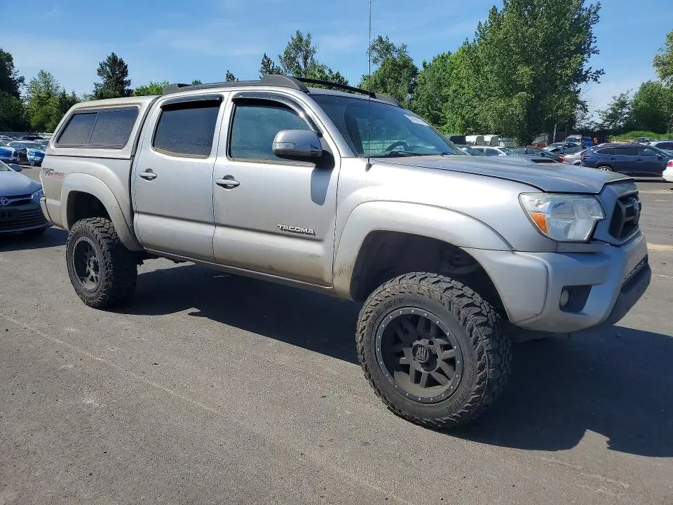 2015 TOYOTA TACOMA V6  