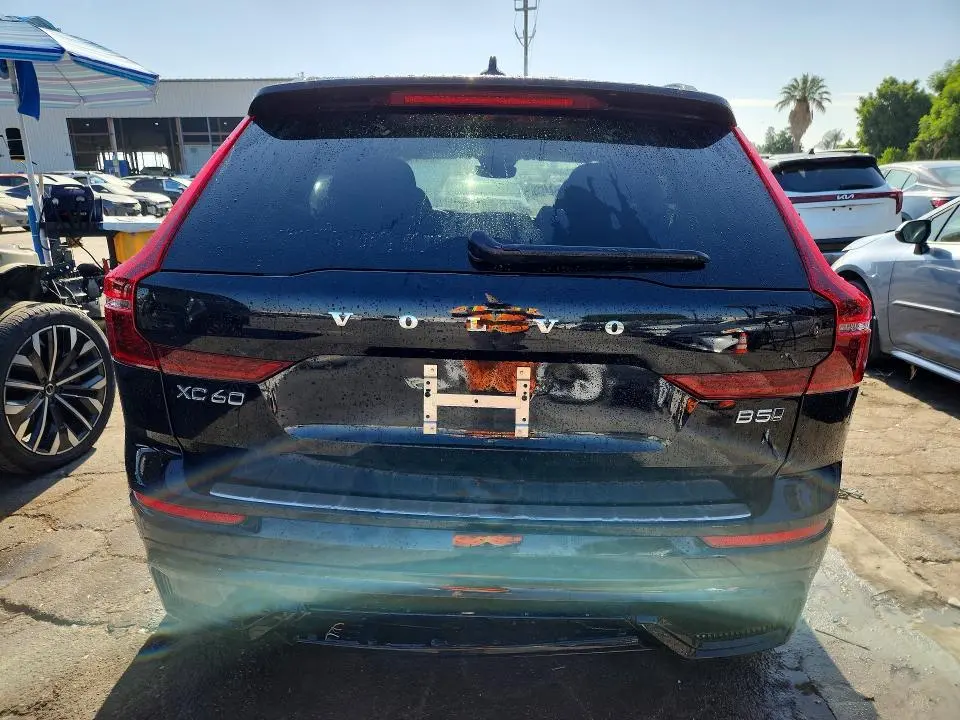 2026 VOLVO XC60 PLUS  