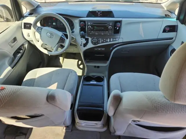 2013 TOYOTA SIENNA LE