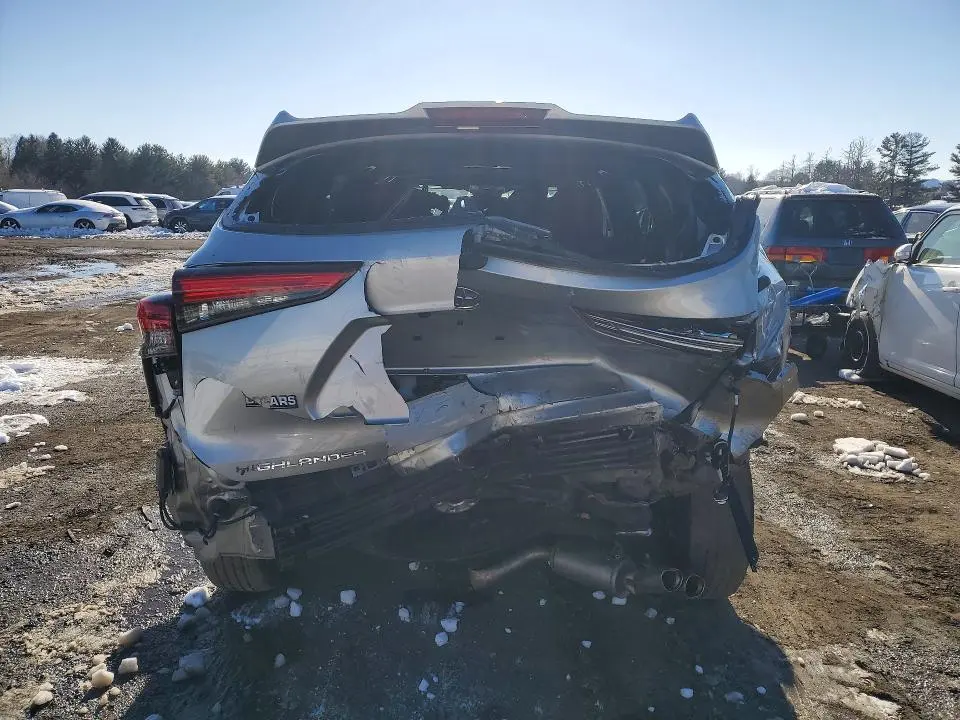 2021 TOYOTA HIGHLANDER XSE  