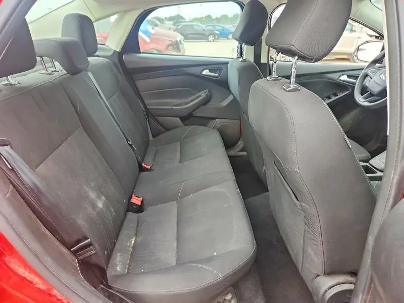 2017 FORD FOCUS SE  