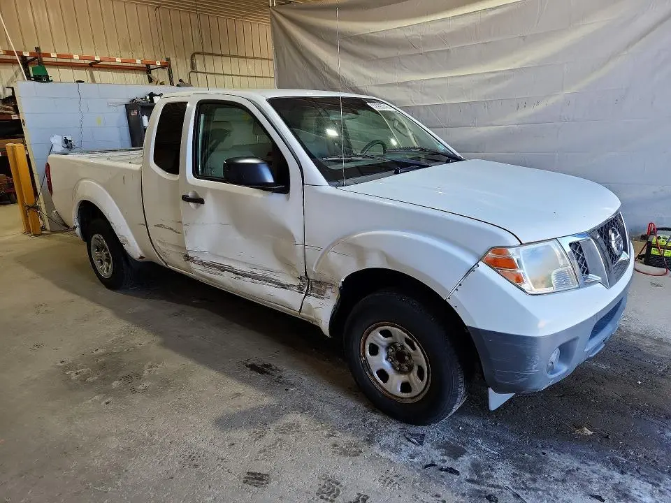 2013 NISSAN FRONTIER S  