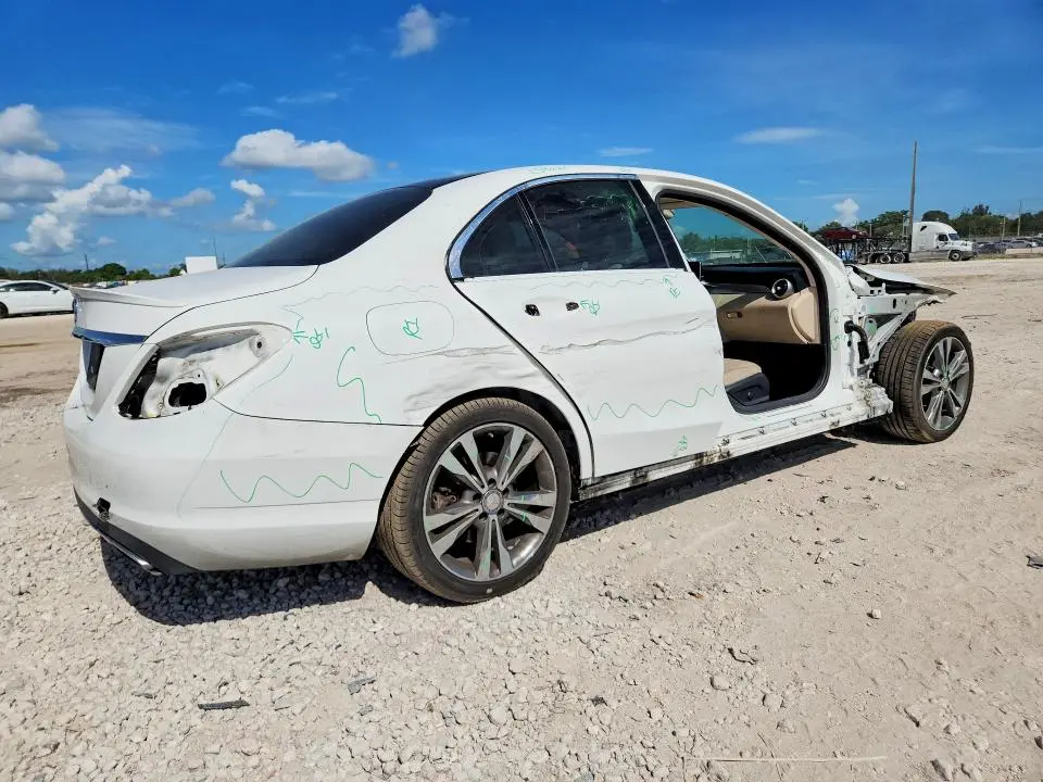 2015 MERCEDES-BENZ C 300  
