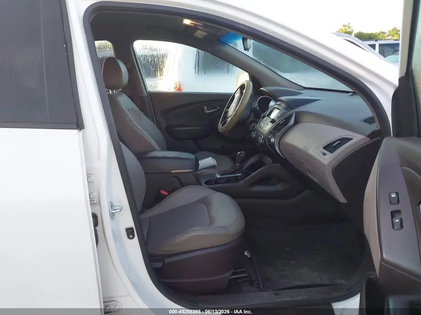 2014 HYUNDAI TUCSON SE